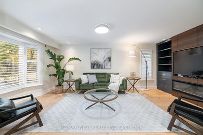 2366 Devon Rd, Oakville - Eastlake image-0-4