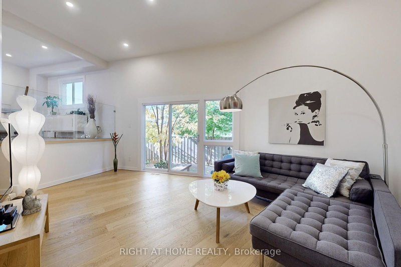 6 - 400 Bloor St, Mississauga, L5A 3M8 | Image 3