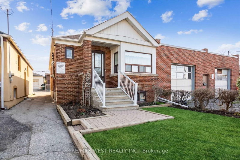 home for lease on Main-49 Hartley Avenue E