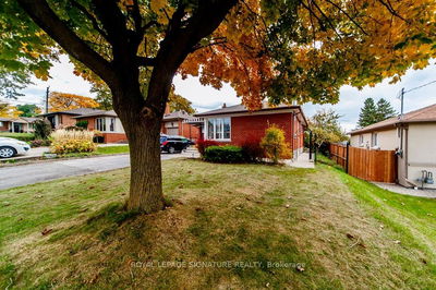35 Deevale Rd, Toronto - Downsview-Roding-CFB image-0-1