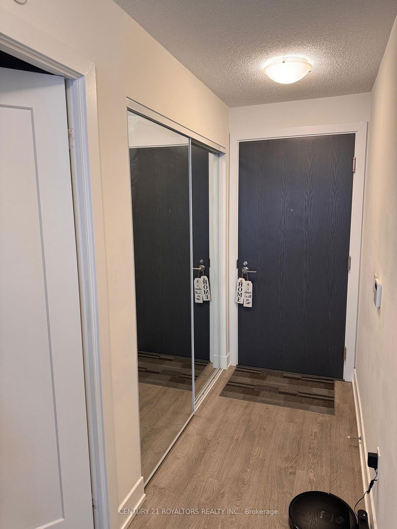 home for lease on 1225-9 Mabelle Avenue S
