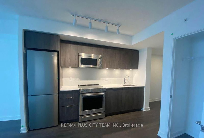 1007 - 30 Samuel Wood Way, Toronto, M9B 0C9 | Image 3