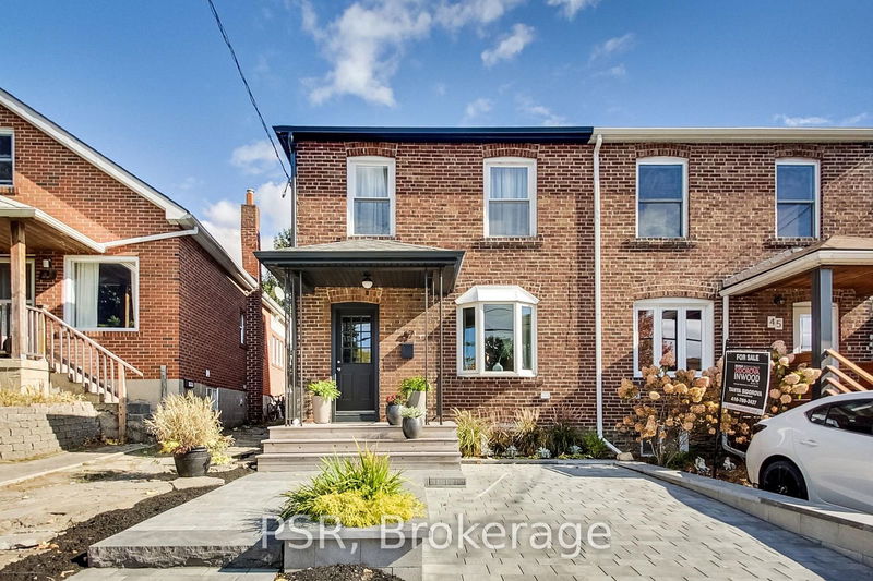 47 Stephen Dr, Toronto, Ontario (MLS W9514845)