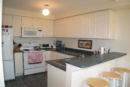 3376 Angel Pass Dr, Mississauga, L5M7K5 | Image 3