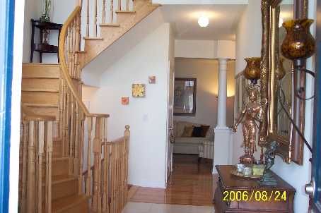 3274 Pringle Pl, Mississauga, L5M7V7 | Image 2