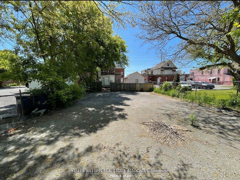 37 Dundas St W, Mississauga, L5B 1H2 | Image 3