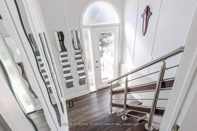 Unit Upper — 4233 Greybrook Crescent — photo 4