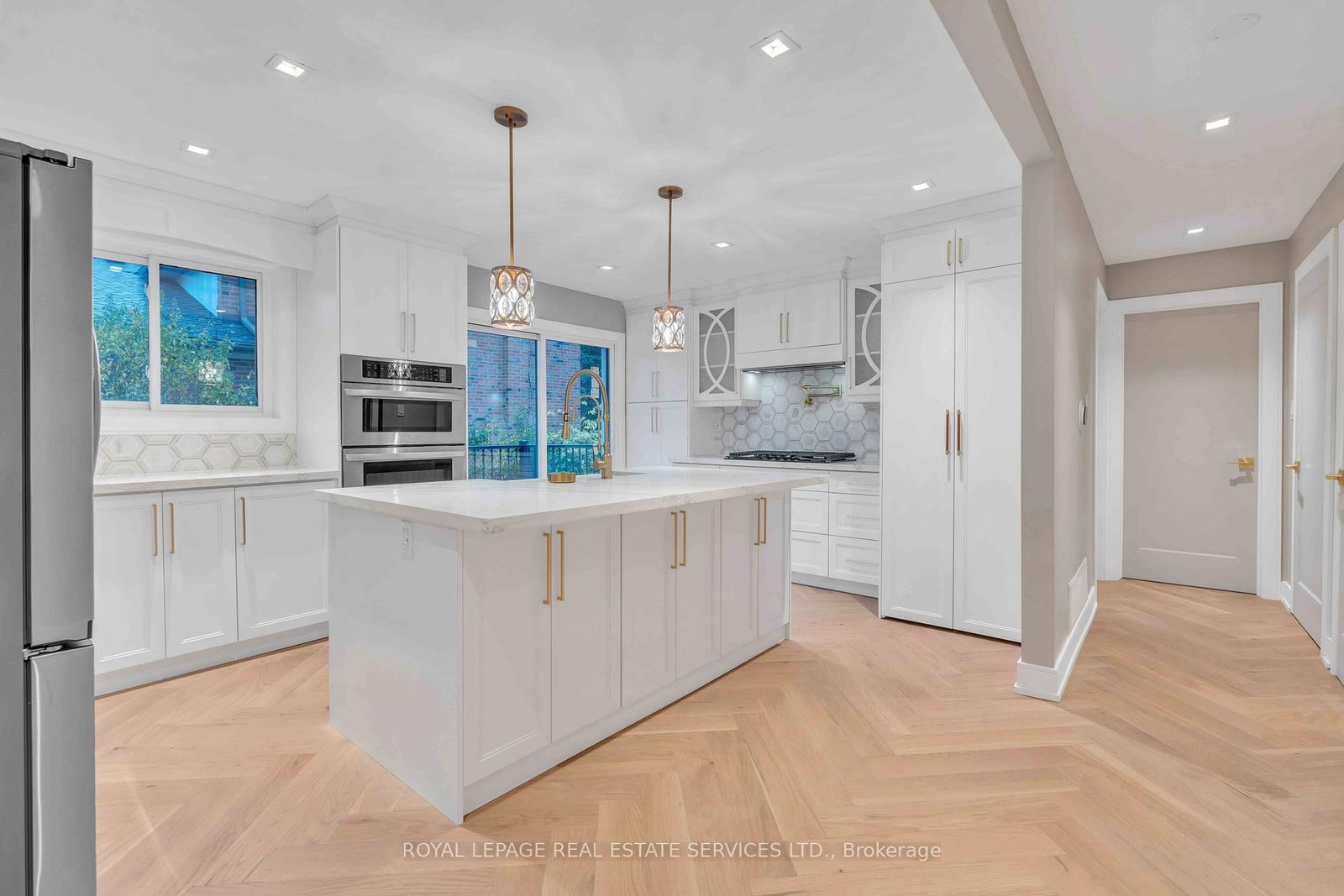 Listing Image 9