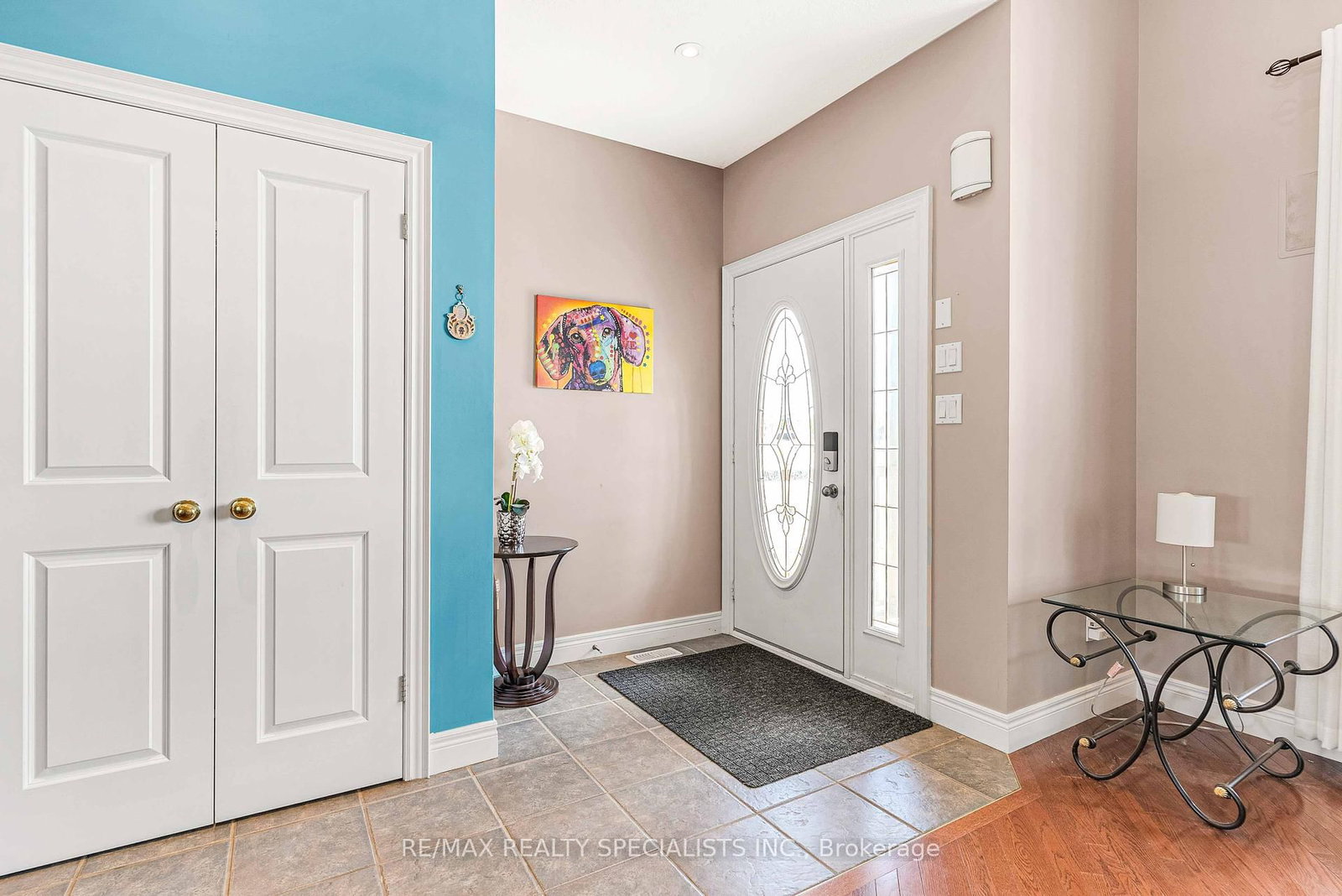 Listing Image 4