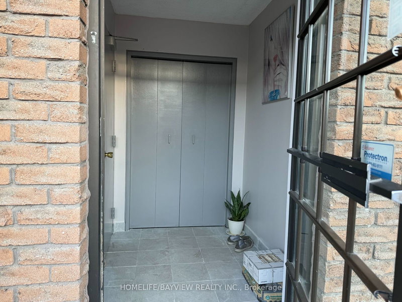 167 Limestone Cres, Toronto, M3J 2R1 | Image 2