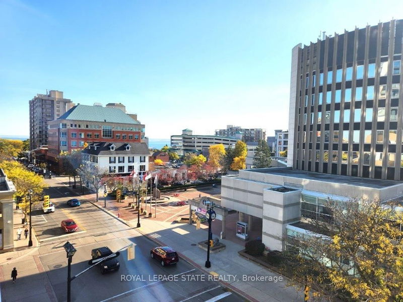 home for lease on 411-2007 James Street