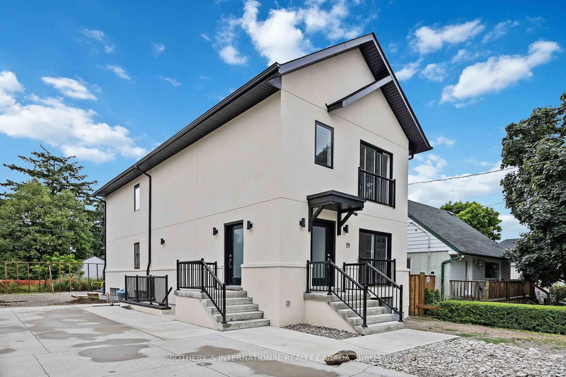 home for lease on 4-107 Hadrian Drive