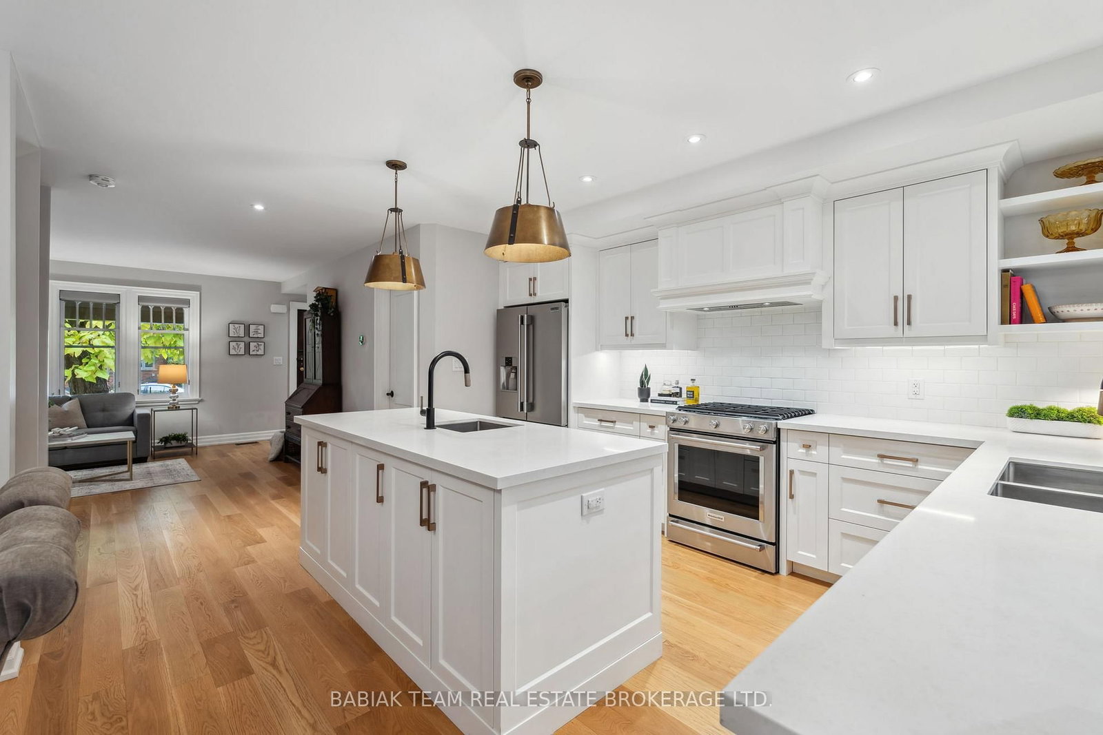 Listing Image 9