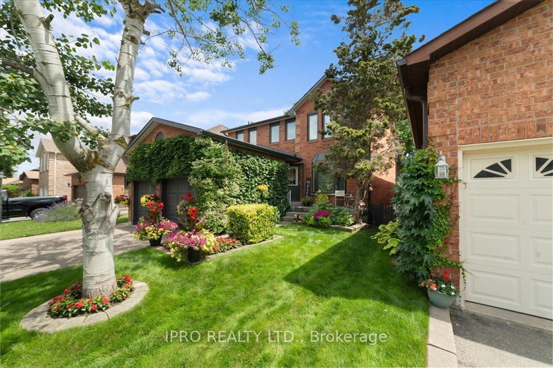 77 Lord Simcoe Dr, Brampton, L6S 5H1 | Image 3