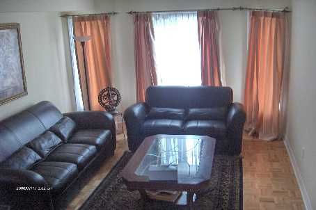 27 Wallaby Way, Brampton, L6R3G1 | Image 2