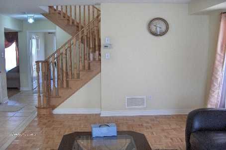 27 Wallaby Way, Brampton, L6R3G1 | Image 3