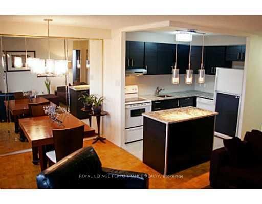 1009 - 158A MCARTHUR Ave, Ottawa, K1L 7E7 | Image 2