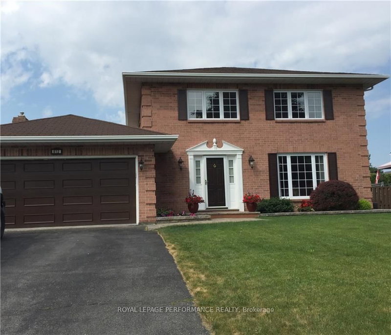 812 CHELSEA Cres, Cornwall, K6H 6T4 | Image 2