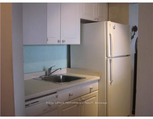 410 - 3 APPLE St, Brockville, K6V 4X5 | Image 2