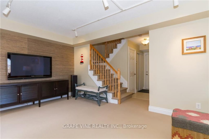 161 HARMATTAN Ave, Ottawa, K2S 0G3 | Image 3