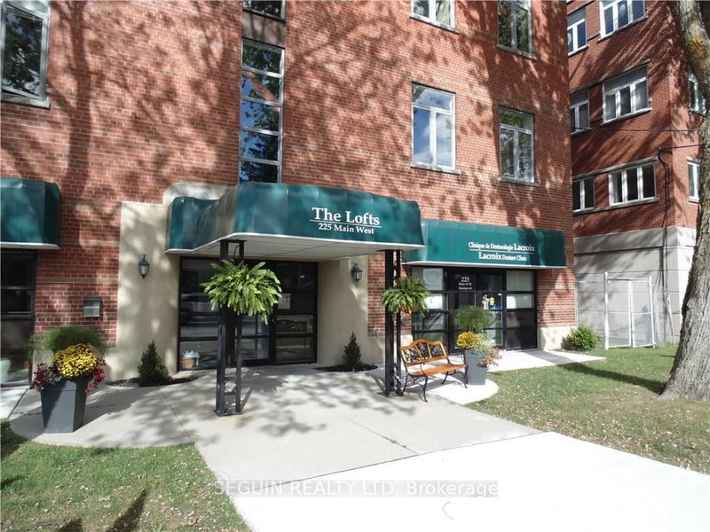 202 - 225 MAIN St W, Hawkesbury, K6A 3R7 | Image 2
