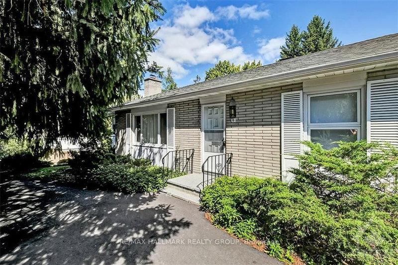 10 DELONG Dr, Ottawa, K1J 7E6 | Image 2