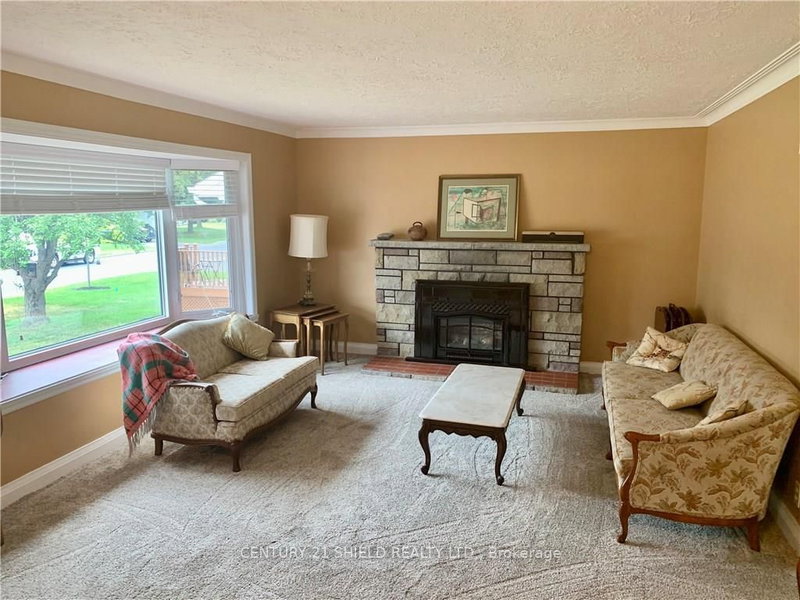 1307 PRINCESS St, Cornwall, K6J 1S4 | Image 2