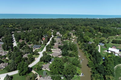 10138 MERRYWOOD Dr, Lambton Shores - Grand Bend image-0-2