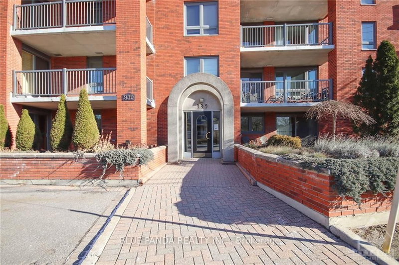 202 - 939 NORTH RIVER Rd, Ottawa, K1K 3V2 | Image 3