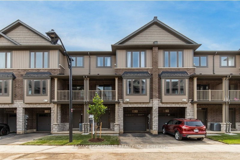 home for lease on 30-19 Picardy Drive