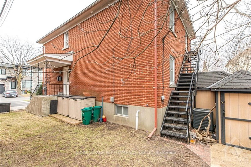391 GREENWOOD Ave, Ottawa, K2A 0X4 | Image 2