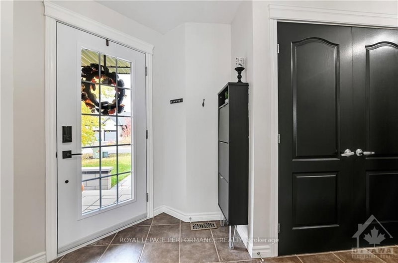 333 TIMBERTRAIL Terr, Ottawa, K4A 5A6 | Image 2