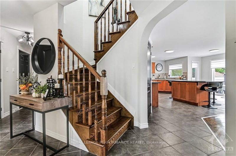 333 TIMBERTRAIL Terr, Ottawa, K4A 5A6 | Image 3