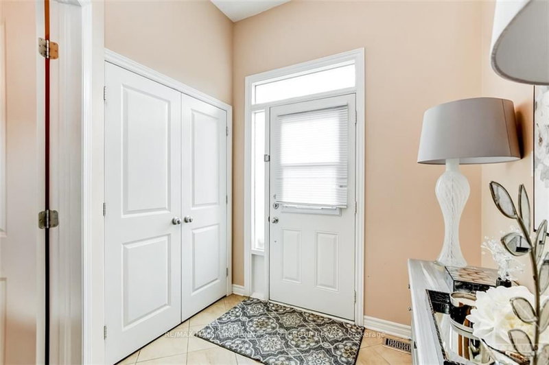 112 WHISPERING WINDS Way, Ottawa, K1W 0B7 | Image 2