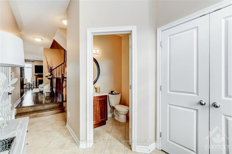 112 WHISPERING WINDS Way, Ottawa, K1W 0B7 | Image 3