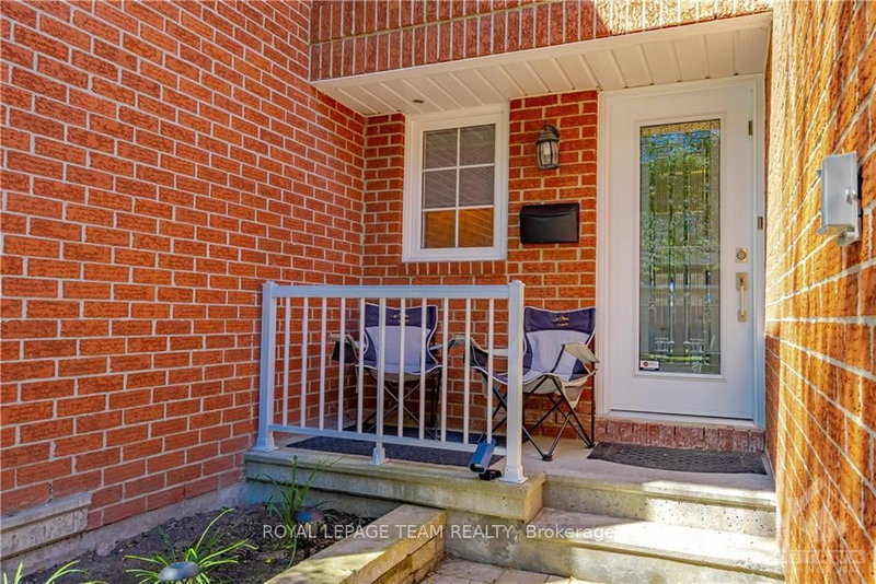 83 WRENWOOD Cres, Ottawa, K2G 5V5 | Image 2