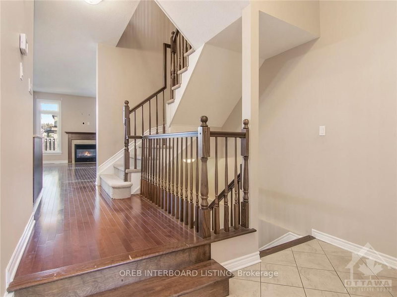 112 WHISPERING WINDS Way, Ottawa, K1W 0B7 | Image 3
