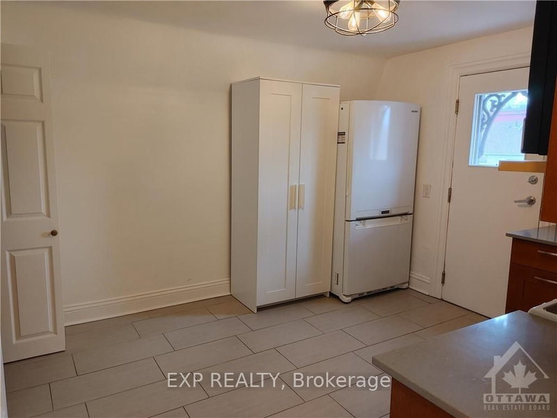 279 SOMERSET St E, Ottawa, K1N 6V7 | Image 3