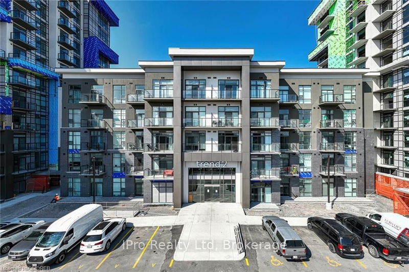 home for lease on 224-470 DUNDAS Street E