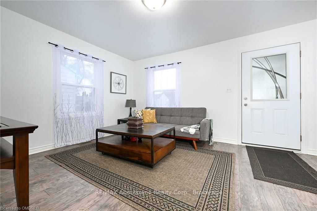 Listing Image 7