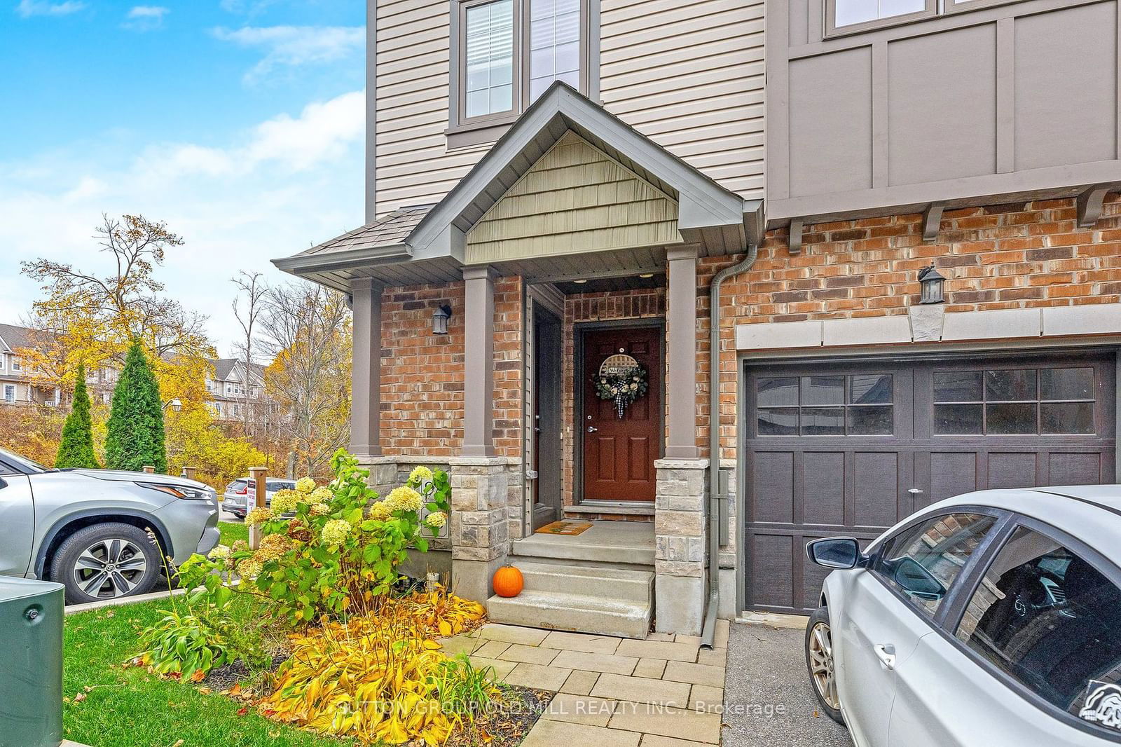 Townhouse sold at 9B-9 Guthrie Lane, Guelph/Eramosa, Rockwood, N0B 2K0 - MLS: X10405746