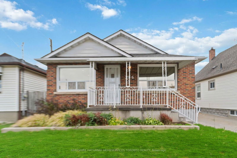 home for lease on 256 Niagara Street