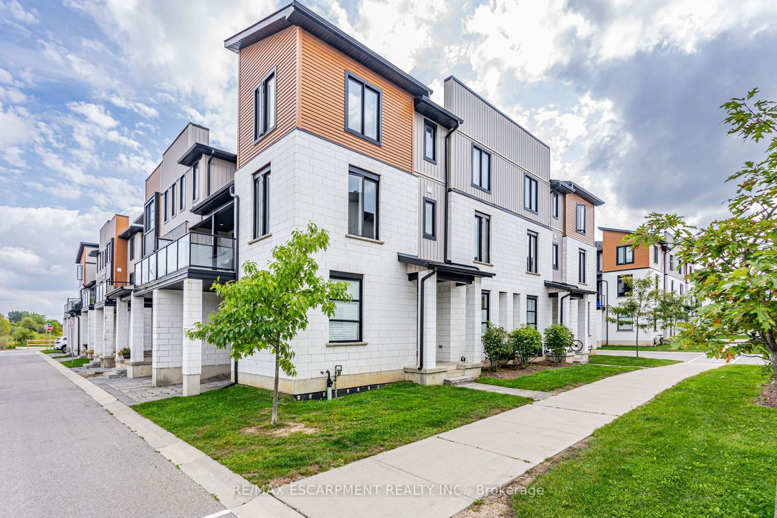 Townhouse leased at 941 Manhattan Way, London, North M, N6G 0J7 - MLS: X10406872