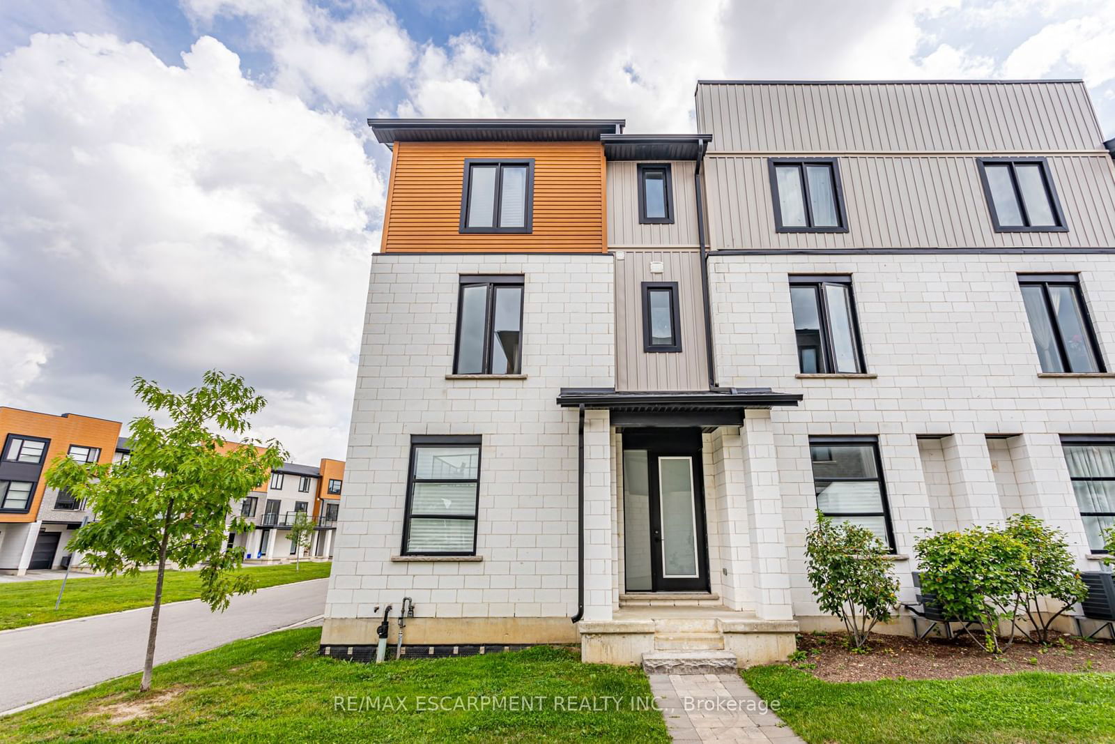 Townhouse leased at 941 Manhattan Way, London, North M, N6G 0J7 - MLS: X10406872