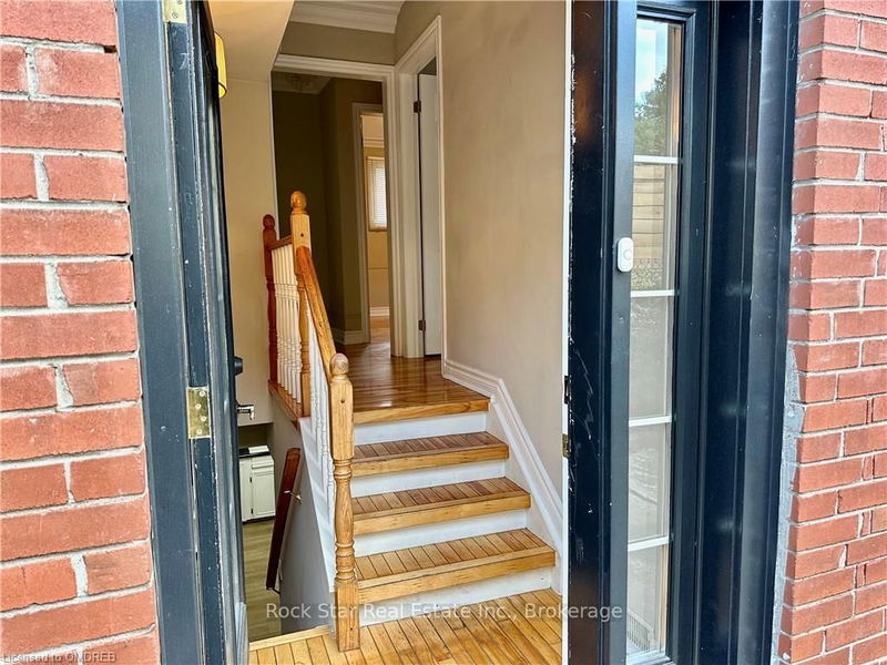 home for lease on 2-220 MAPLEWOOD Avenue