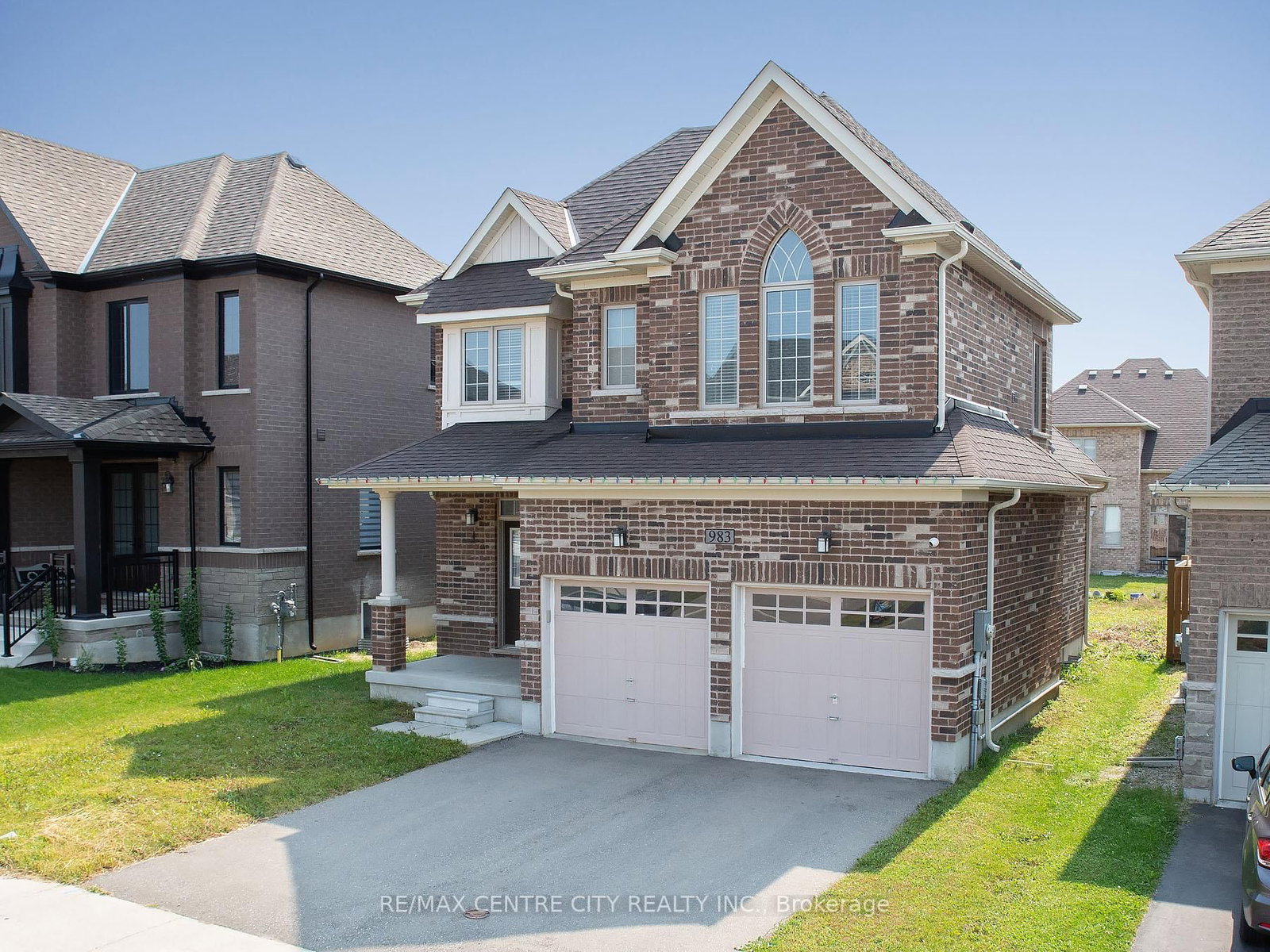 Listing photo 2