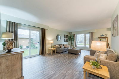 660 Pope Dr, Smith-Ennismore-Lakefield - Rural Smith-Ennismore-Lakefield image-0-2