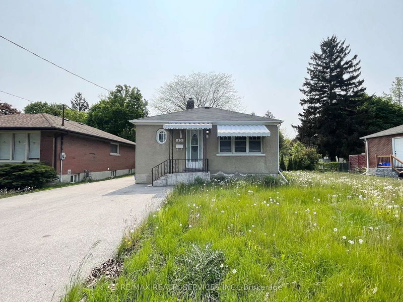 home for sale on 40 Elgin Street N