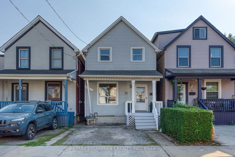 home for sale on 10 Roxborough Avenue