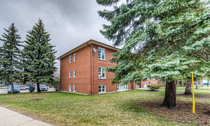15 Floral Cres, Kitchener, N2G 3B3 | Image 3
